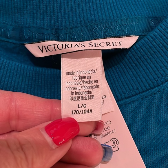 Victoria's Secret Dark Teal Crew Neck Cropped Sweatshirt - Picture 2 of 3